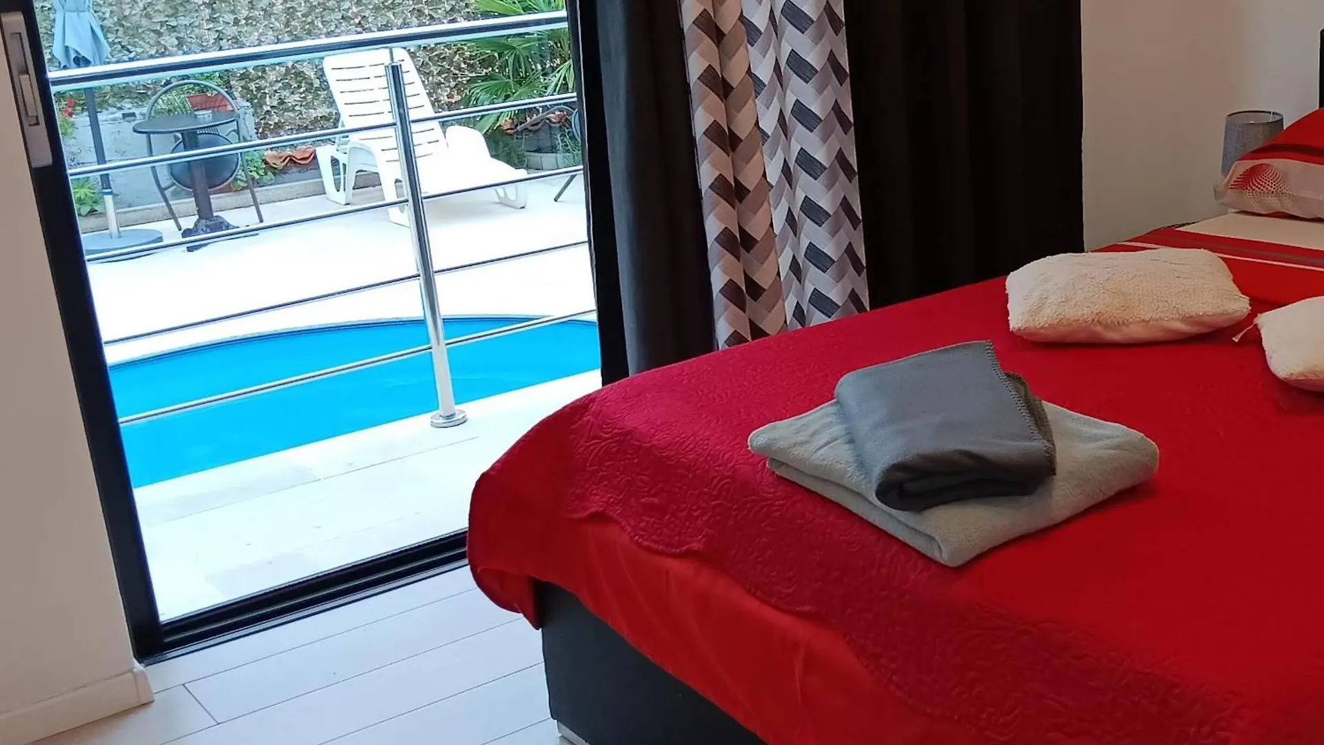 Iggy Apartment Malinska 0*,  Croatia